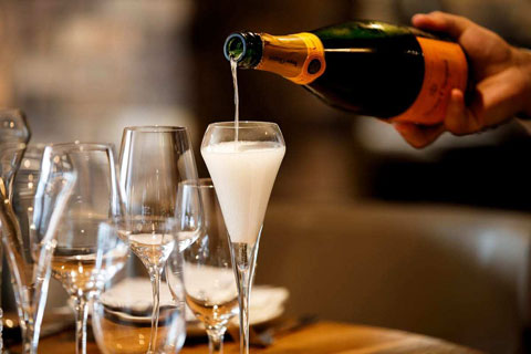 Complete Guide to Sparkling and Dessert Wines
